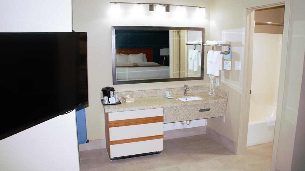 Quality & Near White Sands National Park 2*