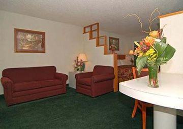 Hotel Quality & Near White Sands National Park 2*